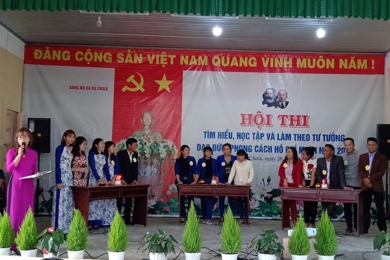 Phần thi hiểu biết của 3 đội đầu tiên tham gia Hội thi tìm hiểu, học tập và làm theo tư tưởng, đạo đức, phong cách Hồ Chí Minh